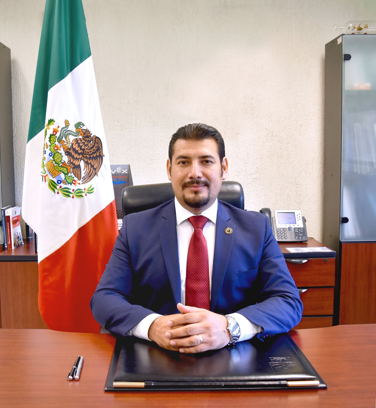 Imagen del rector de la UTCV, Mtro. Juan Manuel Arzola Castro